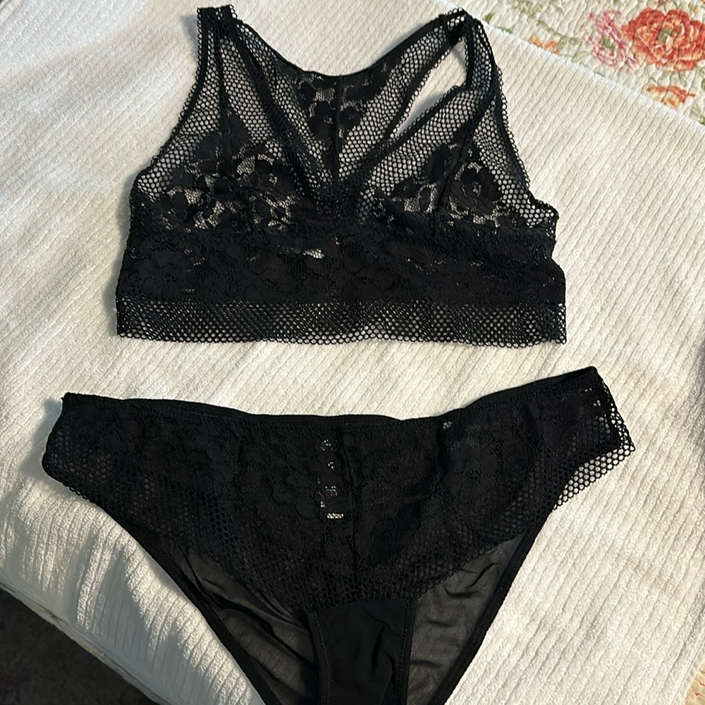 Bralette and pantie set